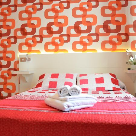 Far Home Plaza Mayor Madrid Bagian luar foto