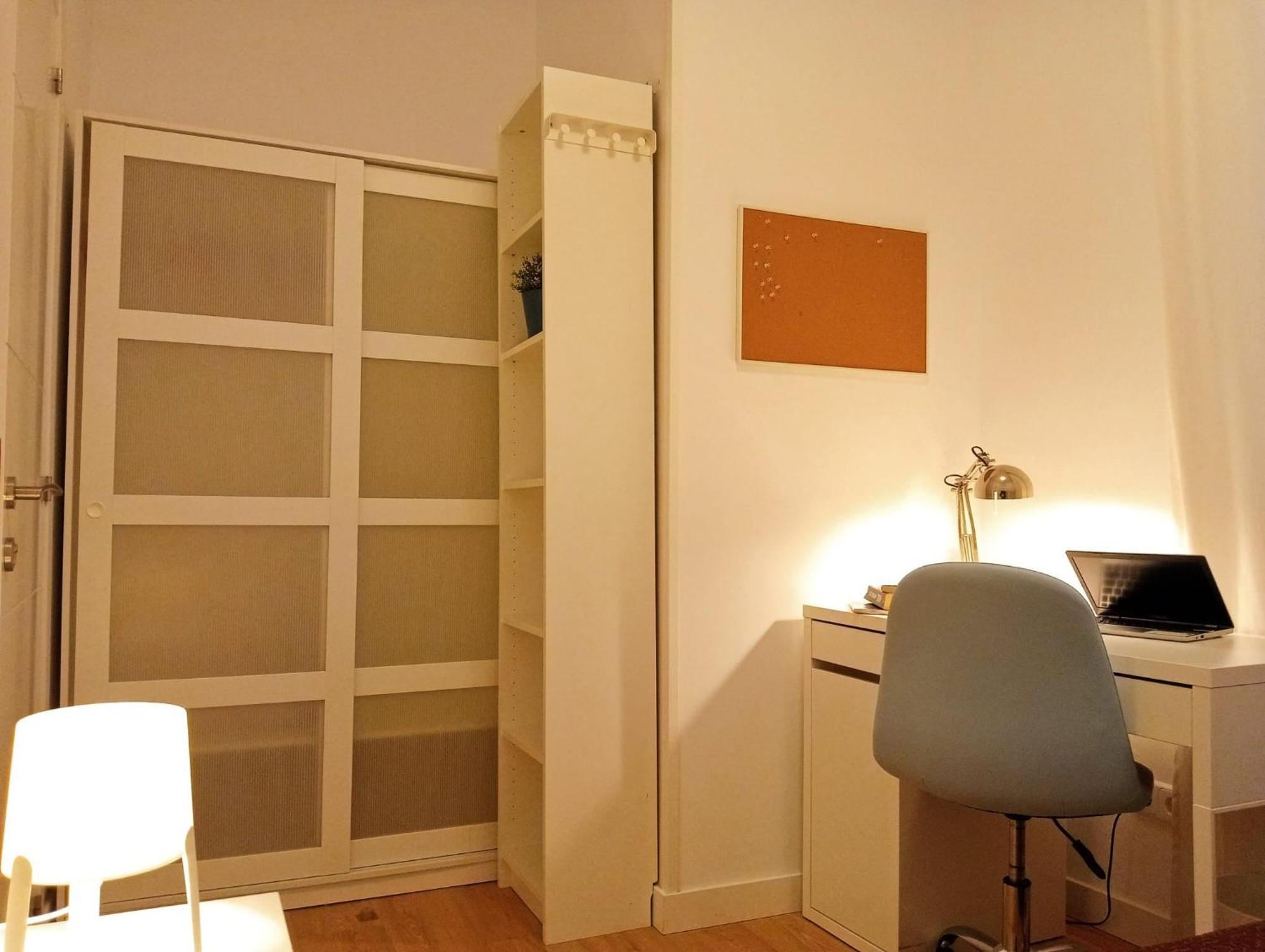 Far Home Plaza Mayor Madrid Bagian luar foto