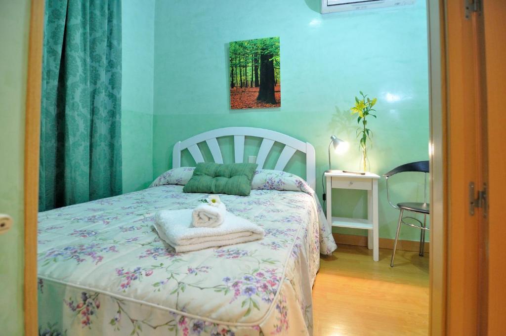 Far Home Plaza Mayor Madrid Ruang foto