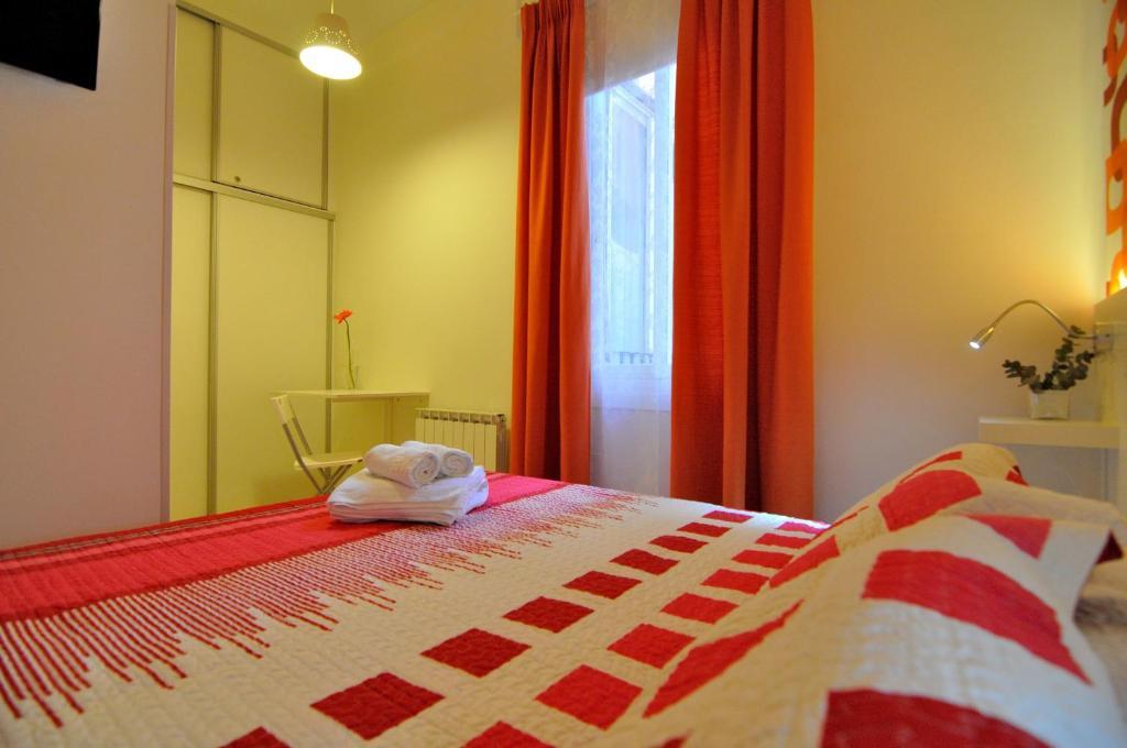 Far Home Plaza Mayor Madrid Ruang foto