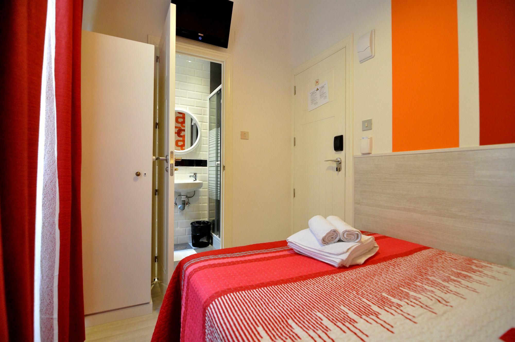 Far Home Plaza Mayor Madrid Bagian luar foto